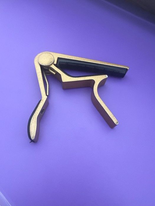 электрогитара продается