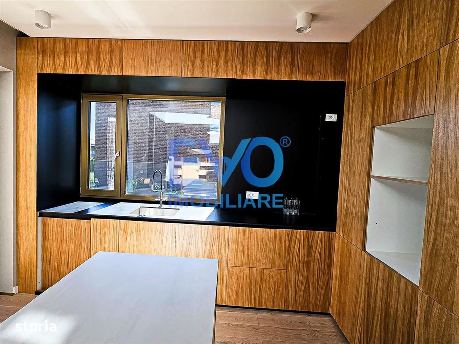 Casa moderna de vanzare, Miradis complex de case premium