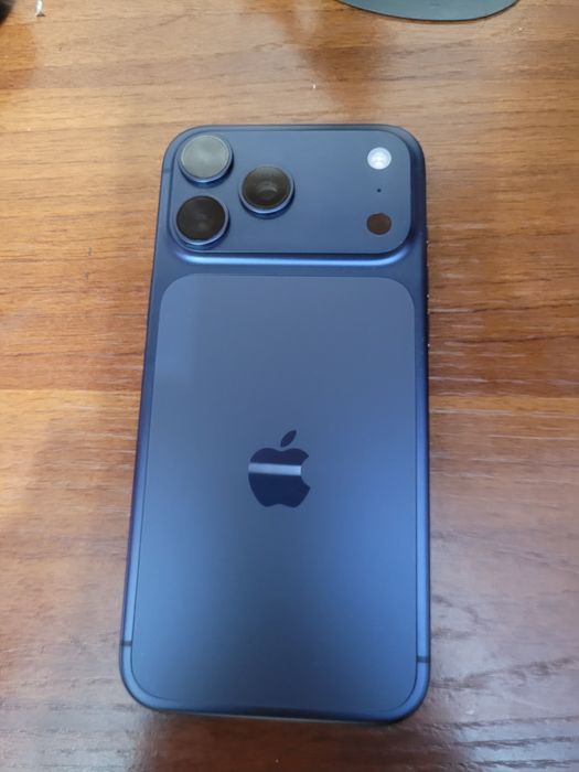 Айфон 17 pro max eSim
