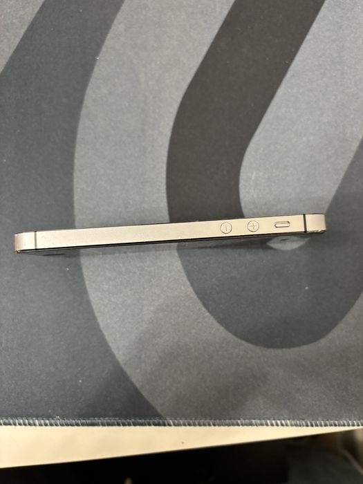 Продаю iphone 5s space grey