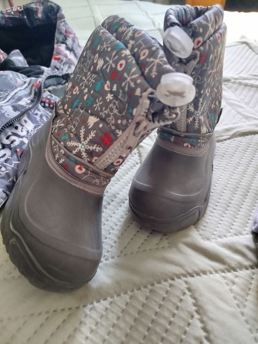 Продам комплект одежды на мальчика