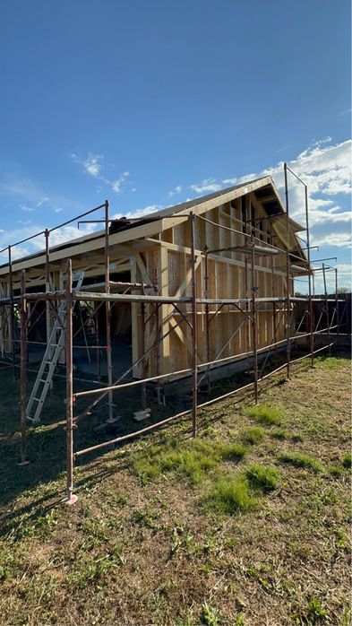 Inchiriez schela metalica