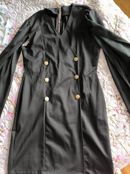 Черна рокля лалето