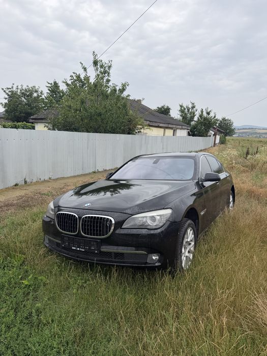 bara fata BMW Seria 7 F01 F02 faruri bmw seria 7 F01 F02 far dreapta far stanga F01