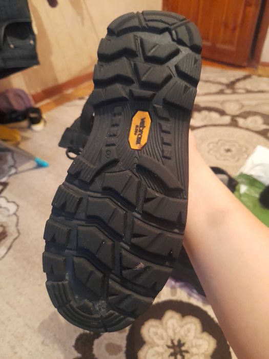 Берцы сатылады 2 шт 15.000