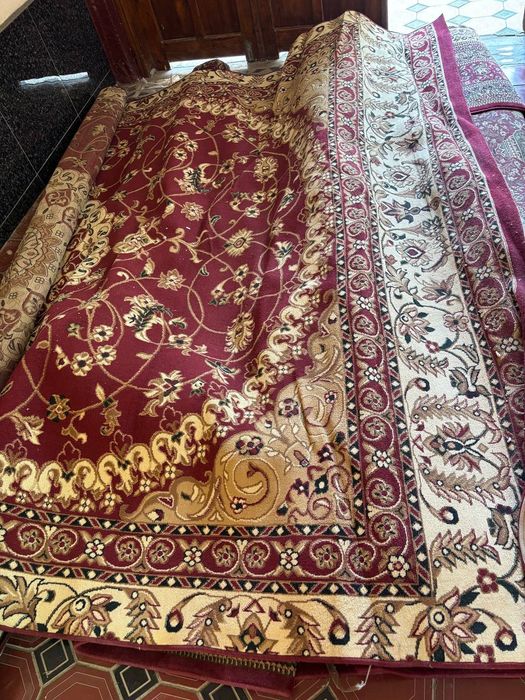Gilam b/u razmer 4*5 xolati yaxshi