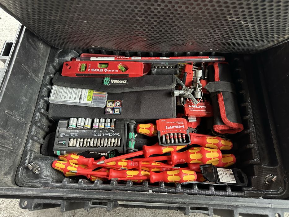 Knipex Robust 45 куфар с инструменти