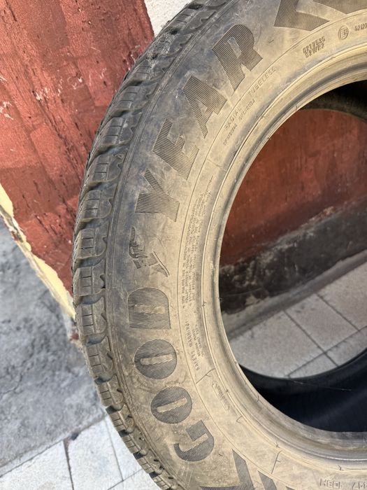 Продам зимние шины Goodyear