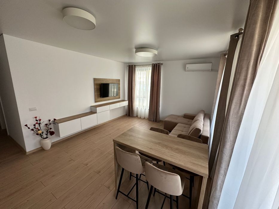 Inchiriez apartament bloc Arcada!