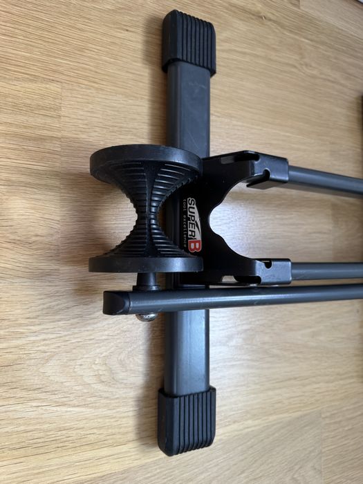 Сгъваема стойка за велосипед