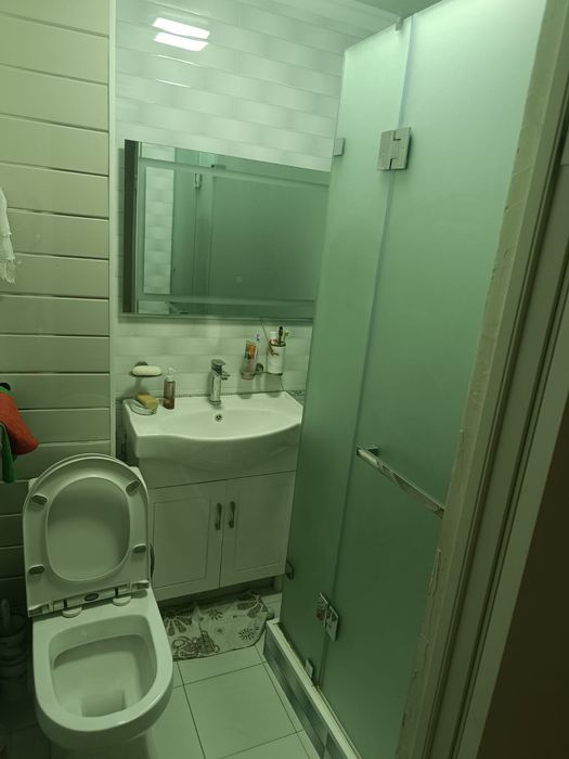 Подселение девушке