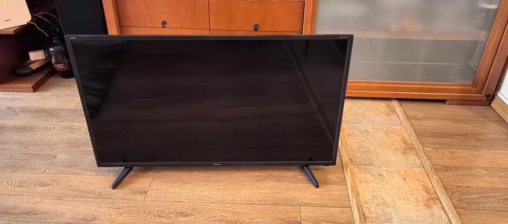 Продавам телевизор SHARP, 40 инча