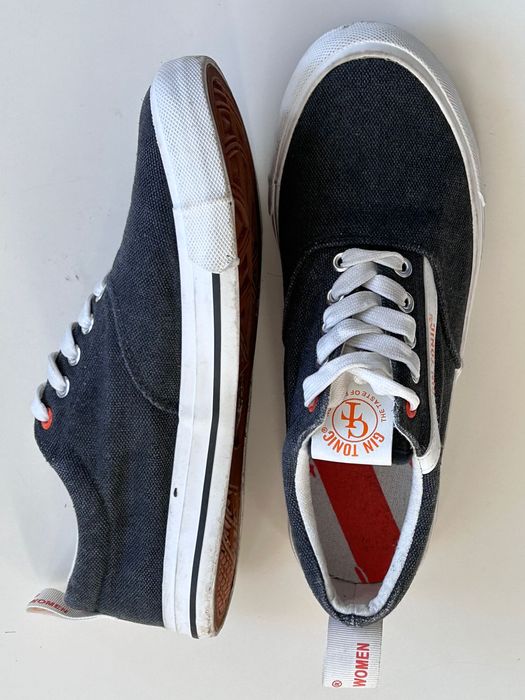 Нови спортни обувки/гуменки 39номер