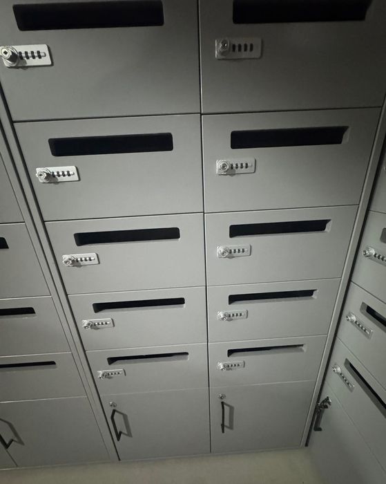 4 Buc. Dulap Metalic tip Locker cu Cifru; Sistem Modular de Cutii Poștale