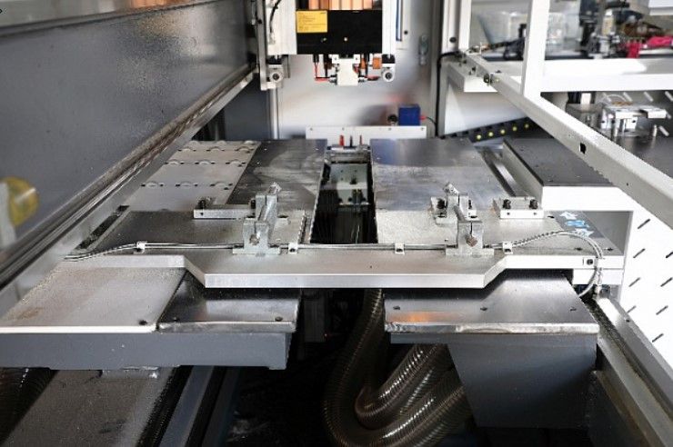 Сверлильно-присадочный центр с ЧПУ JIYU CD-612