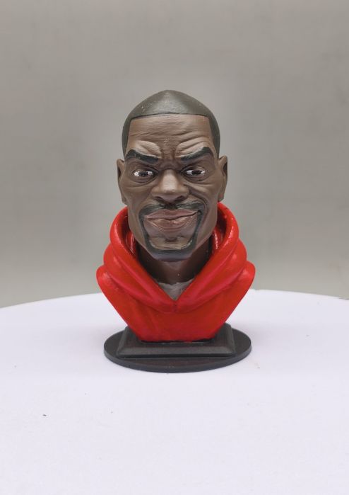 Фигурки на 2pac и Snoop Dogg в различни цветове и размер.