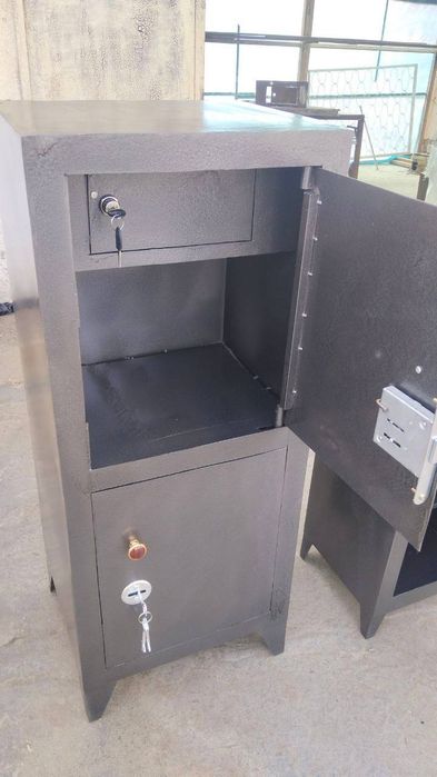 Сейф ясаймиз хар хил размерда йасаб берамиз! SMS yozing iltimos!