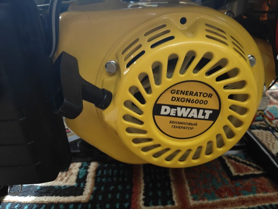 Бензиновый генератор DeWalt