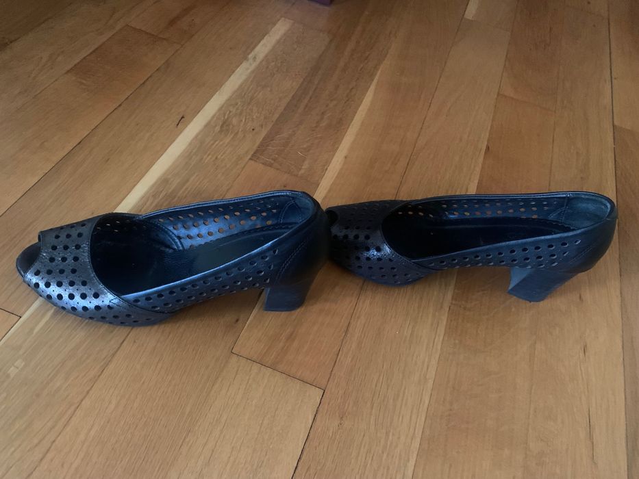 Дамски обувки от естествена кожа