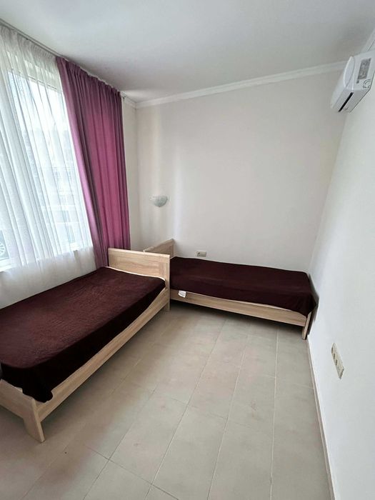 Спалня, легла,гардероби