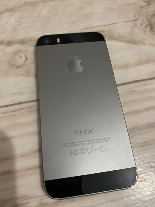 Продам iPhone 5S
