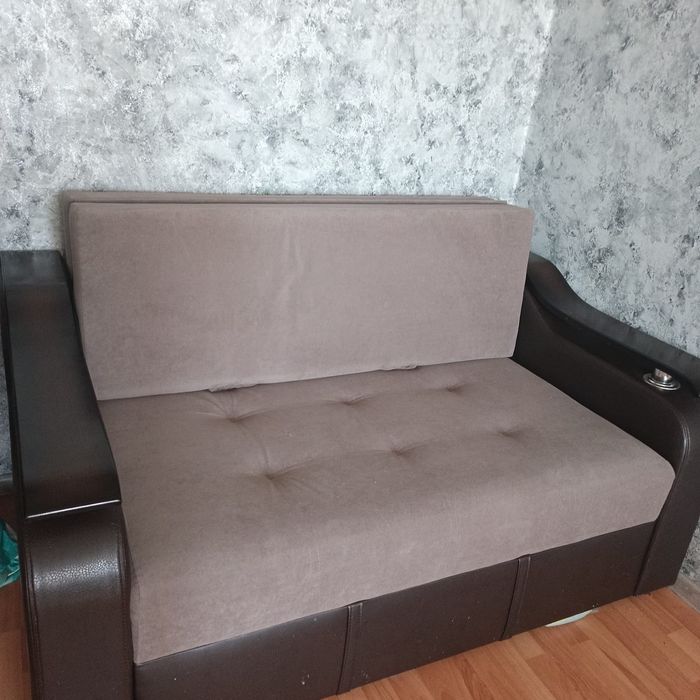Продам диван подросковый