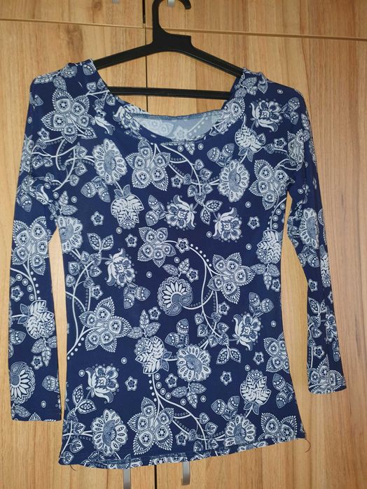 Дамска еластична блуза - S размер