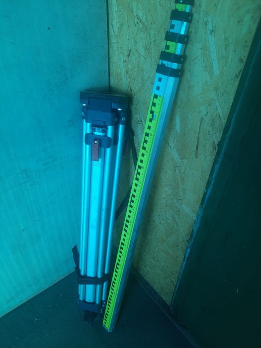 Нивелир Boscn  продам