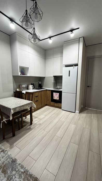 Девушка/и на подселение