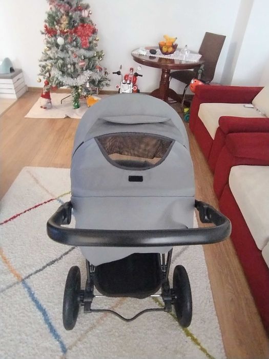 Cărucior bebelusi