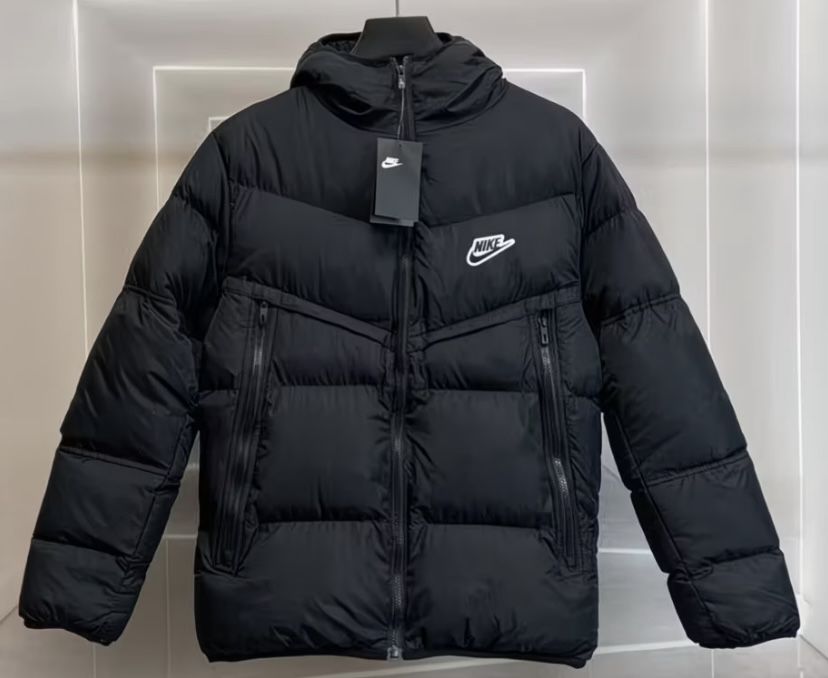 Новые куртки Nike