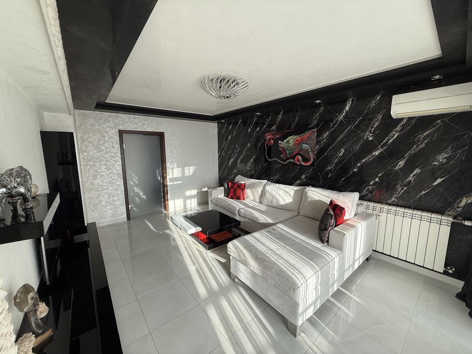 Дава се под наем Тристаен апартамент в Плевен, Идеален център - 100 кв.м за 800 € - Снимка #1