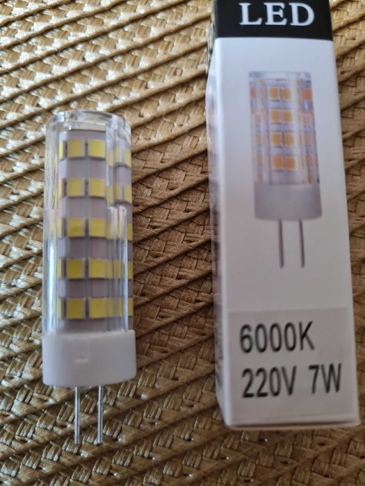 set de 10 becuri led  - 7 wati- cu lumina alb rece