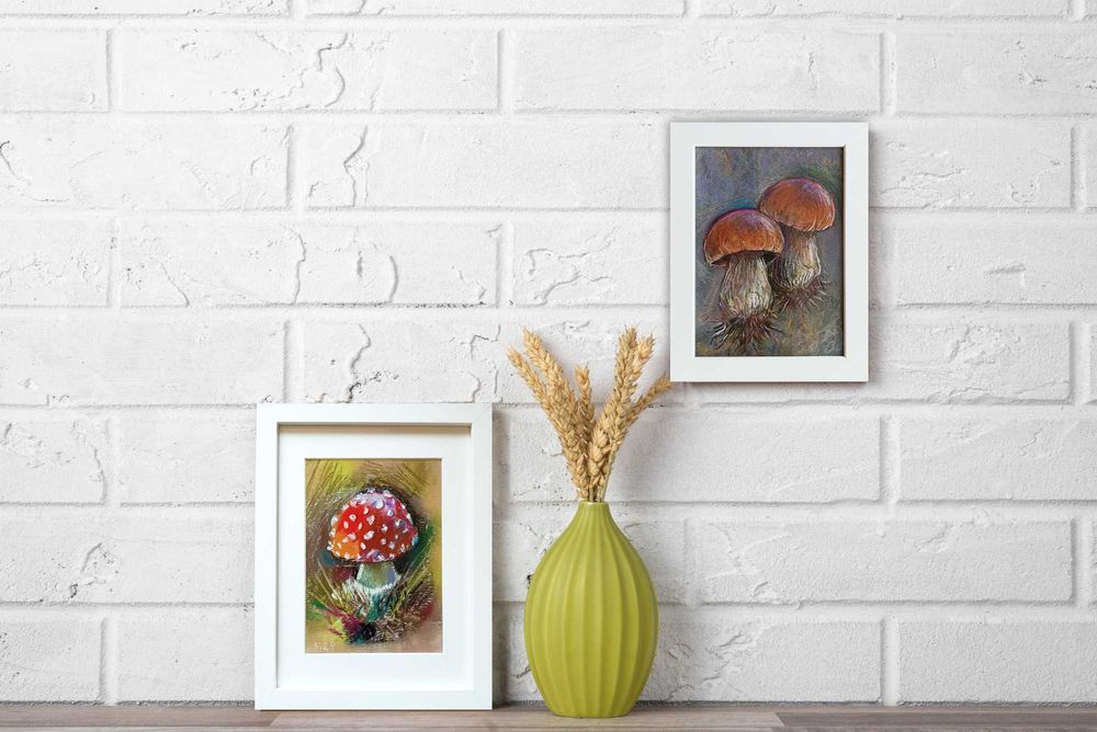 Две картины пастелью. Мухомор, белые грибы.