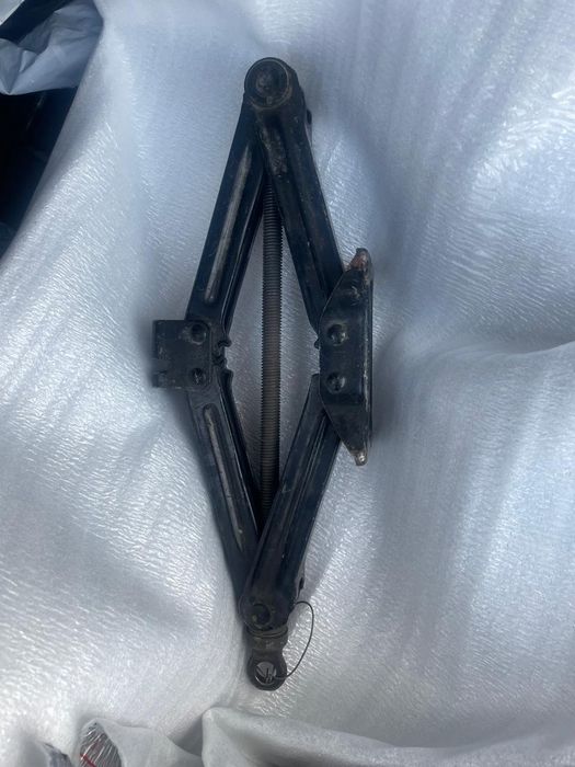 Головки, баллонник, домкрат