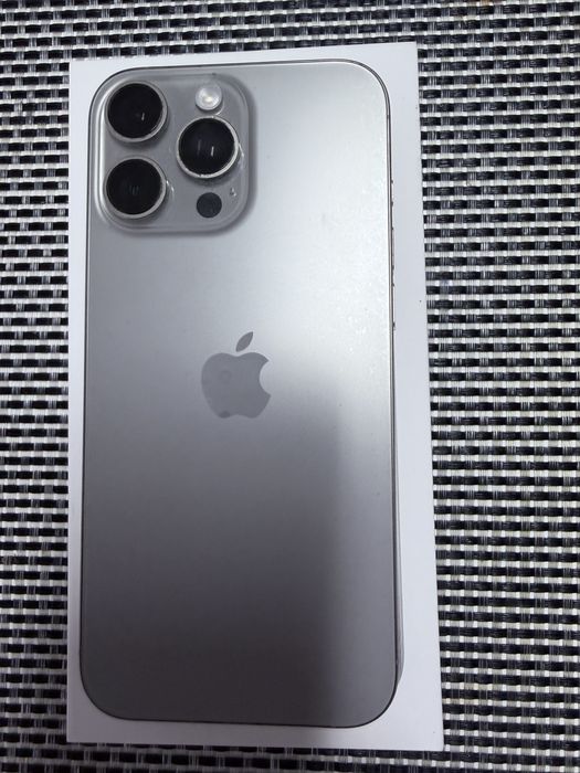 iPhone 16 pro max / ca nou / fara zgarieturi.
