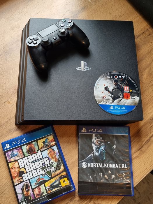 PS4 Pro / 1TB/ 2 джойстика