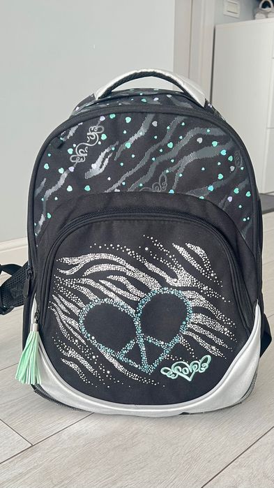 Vând rucsac Dakine Eastpak usa