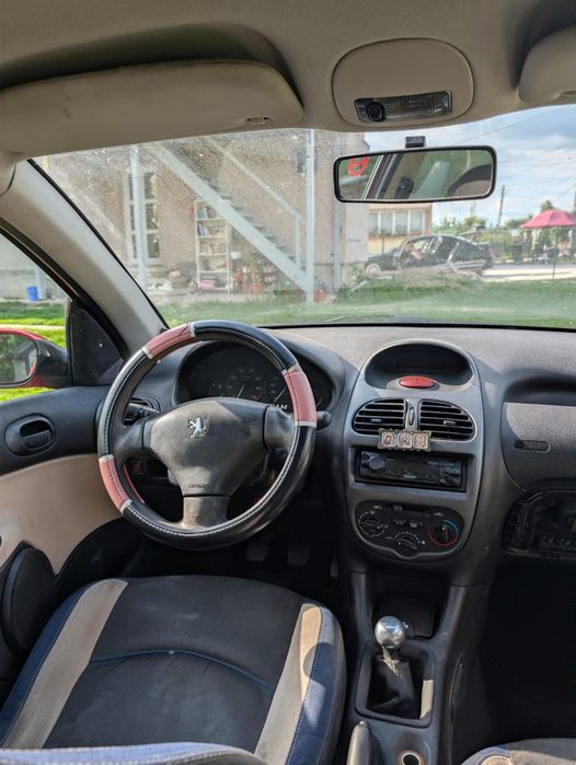 Peugeot 206  An 2005  1.1 Benzină