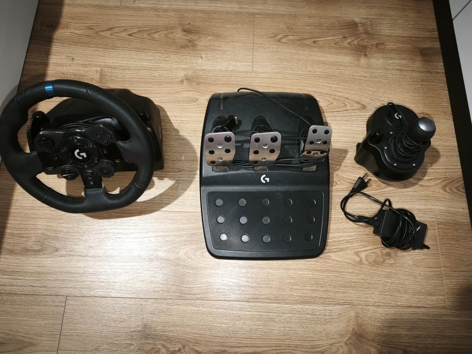 Logitech G923 TrueForce + Shifter