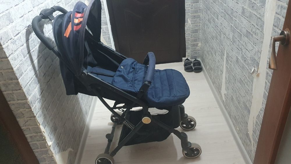 Коляска детская синяя