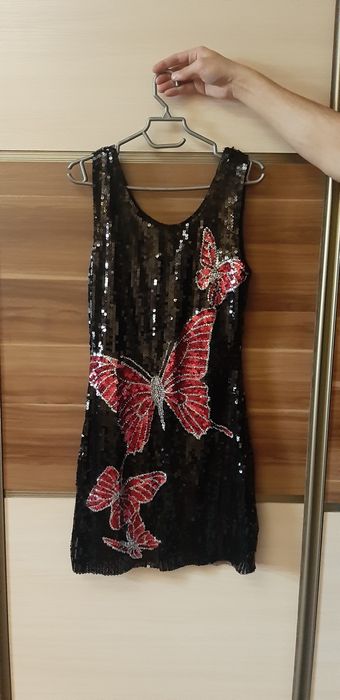 Красивый наряд. Платье с пайетками