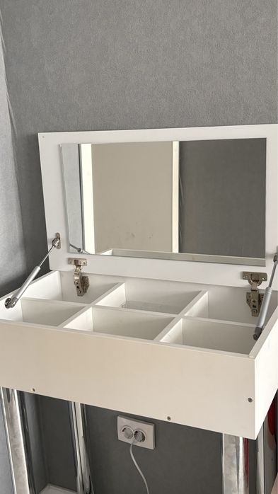 Туалетный столик