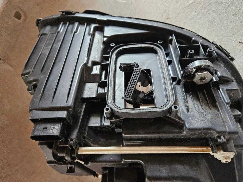 Far Stanga Mercedes E220 W213  original cod  A2139066501