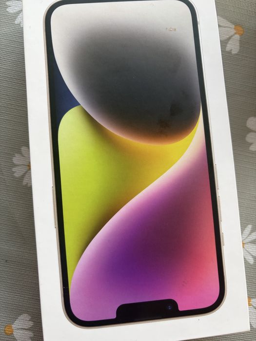 iPhone 14 в отлично състояние с протектор
