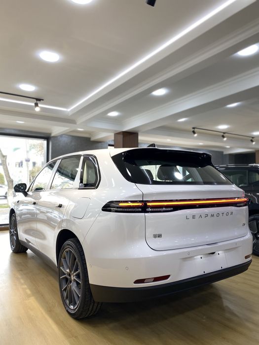 LeapMotor C10 Hybrid (REEV)