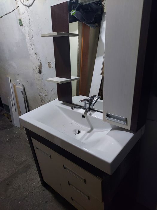 Продаю мебель для ванной комнаты