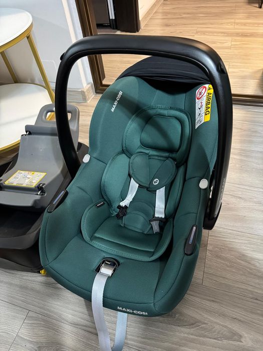 Vând scoica cu tot cu bază Maxi-Cosi CabrioFix I-Size Essential Green.