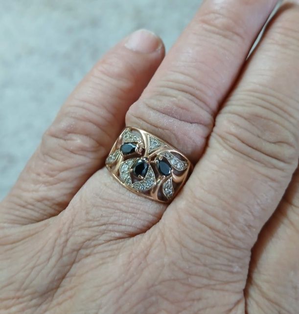 Продам золотое кольцо