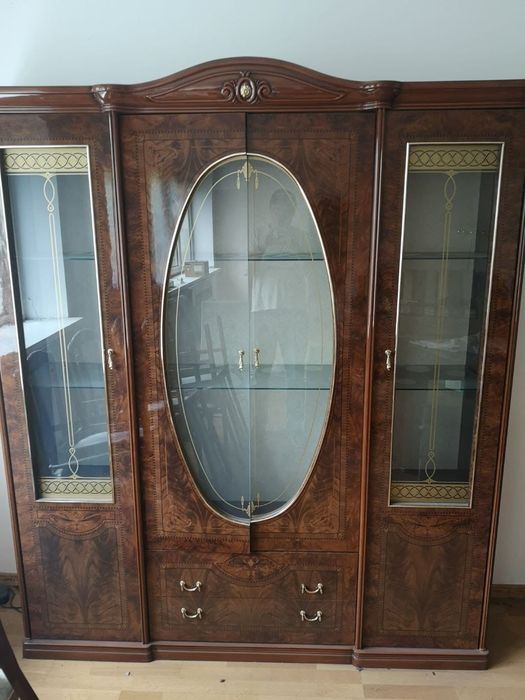 Продаётся гостиная мебель